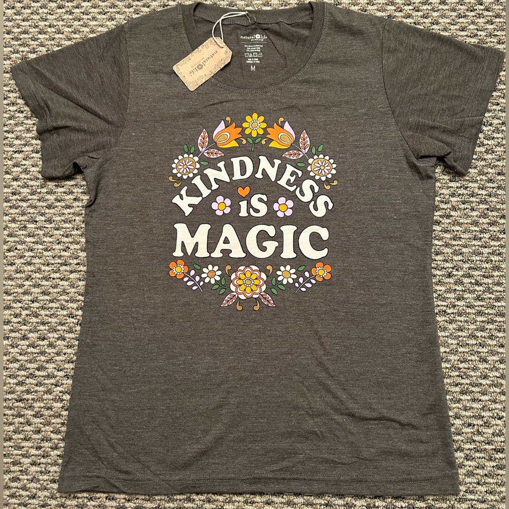 *NWT* NATURAL LIFE WOMEN’S TEE SIZE MEDIUM